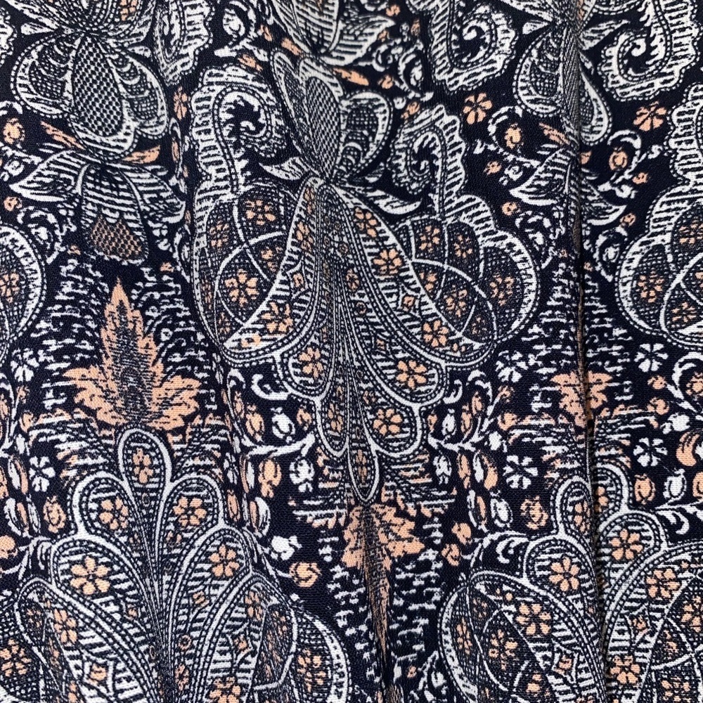 Chic Paisley Long Sleeve Romper - Picture 7 of 8